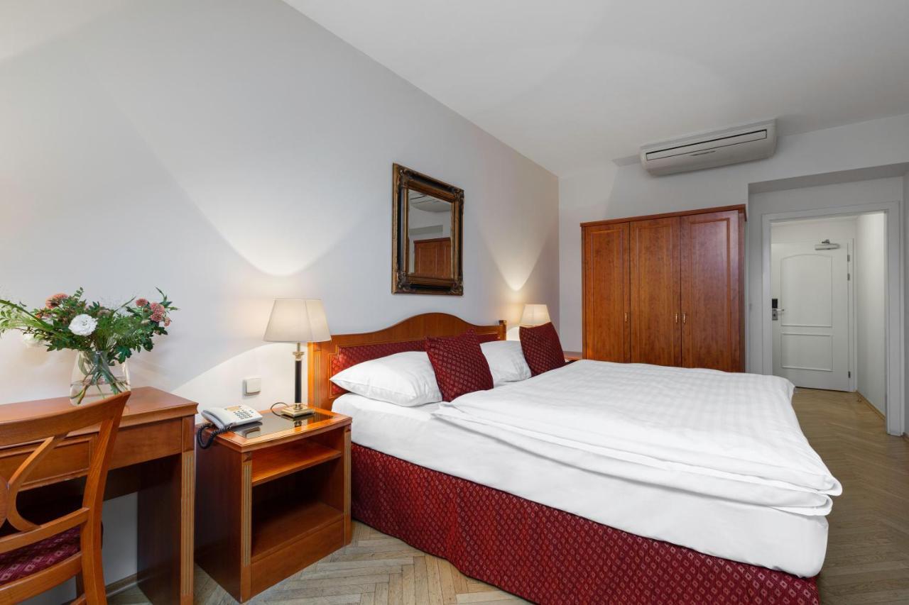 Hotel Patio Prague Ngoại thất bức ảnh